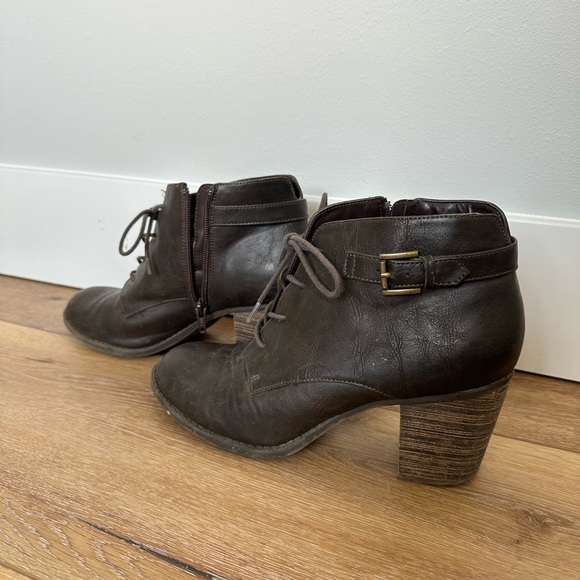 Women’s brown heeled boots size 9 - Picture 2 of 5